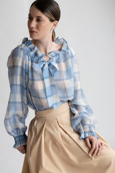 Bluza carouri cu volan