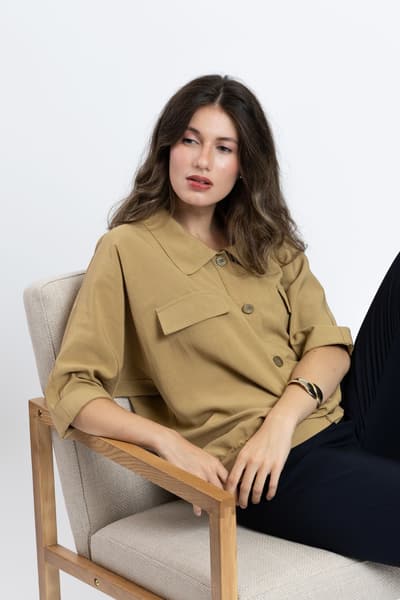 Bluza cu nasturi camel