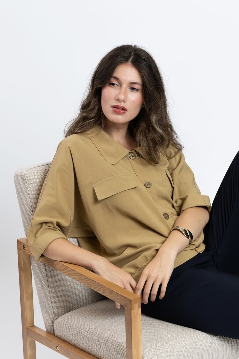 Bluza cu nasturi camel