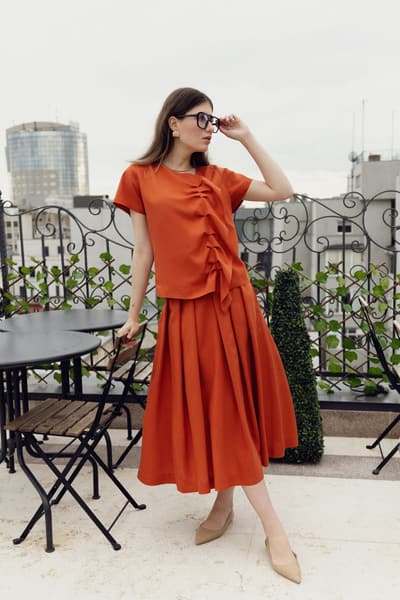 Fustă cărămizie cu pliuri