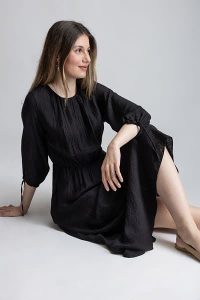 nl-NL Rochie neagra cu sireturi 01233