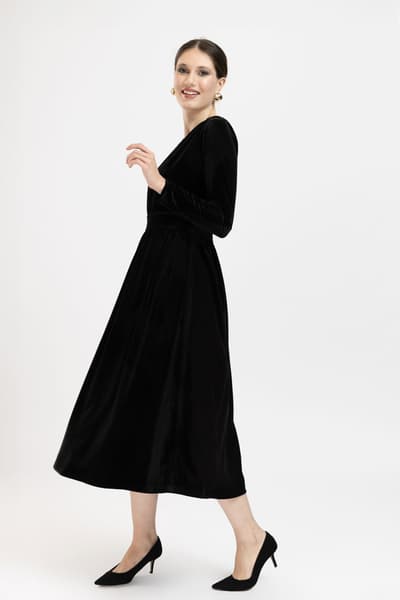 Rochie cocktail din catifea neagră