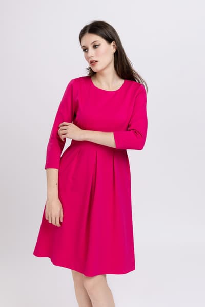 Abito fucsia con pieghe