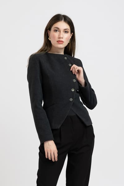 Blazer aderente in tessuto.