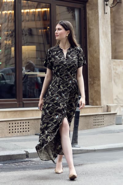 Rochie verde închis line art