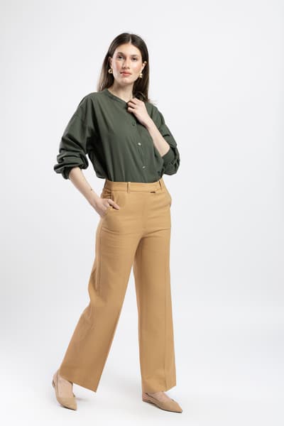 Pantaloni dritti in lino beige